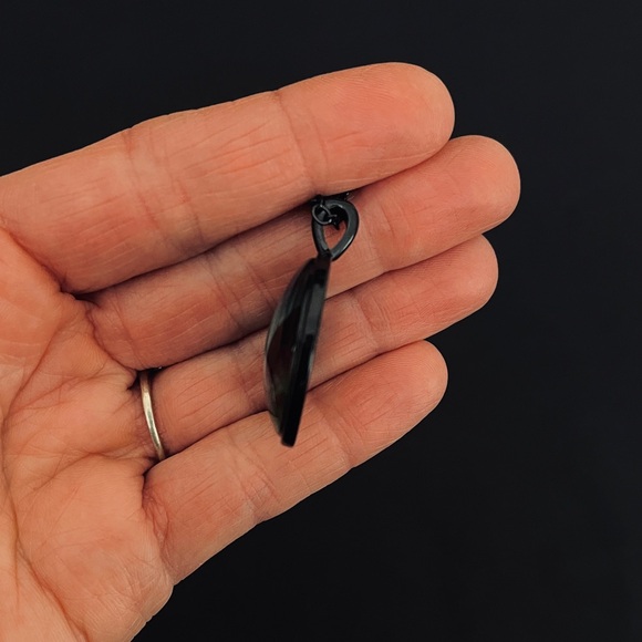 Northern Lights Black Pendant Necklace. - Picture 2 of 10